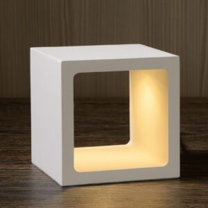 Kuutionmuotoinen LED-pöytälamppu Xio